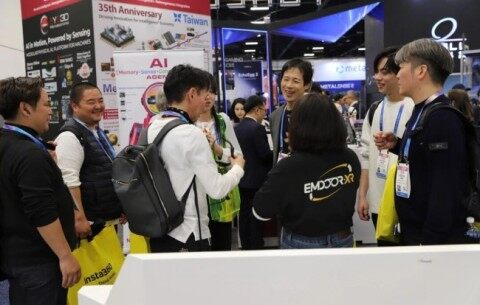 Visual representation of Phison aiDAPTIV+ technology optimizing flash and memory for AI computing.