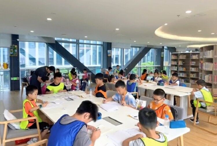 On-Site Childcare Facilities: A dedicated children’s playground ensures that employees’ families feel welcome.