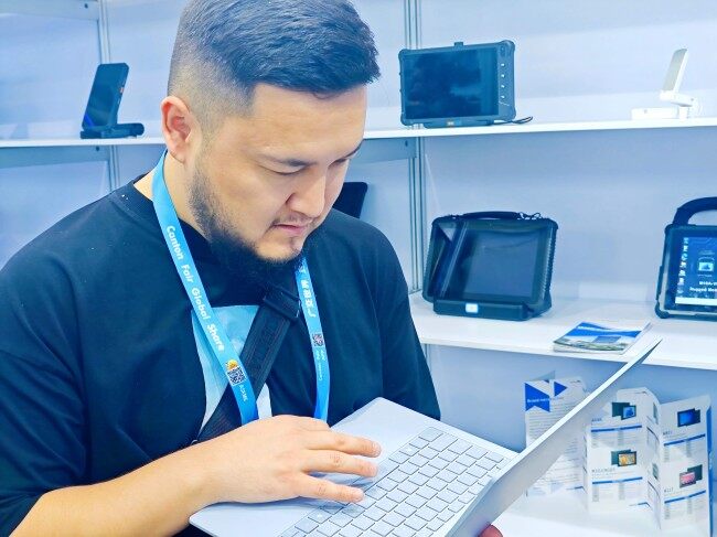 Vehicle-Mounted Solutions Strengthen Fleet and Logistics Applications Vehicle-Mounted Solutions Strengthen Fleet and Logistics Applications