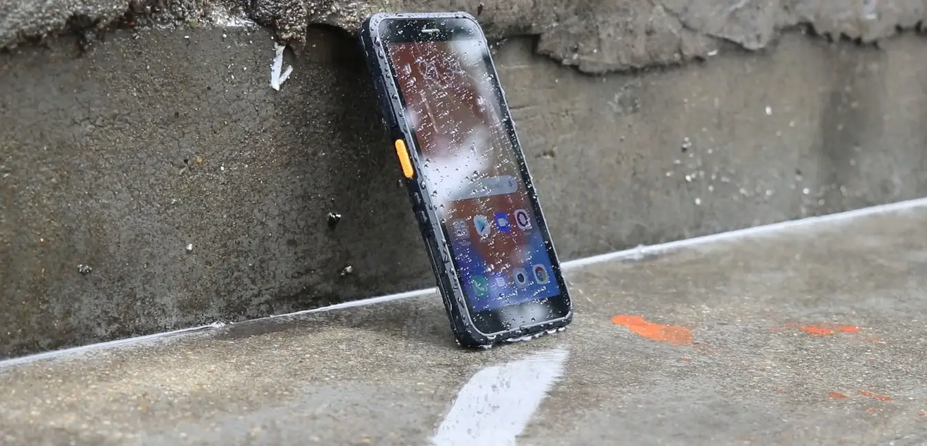 the-surprising-em-t60-rugged-handheld-that-is-built-for-work-6.webp