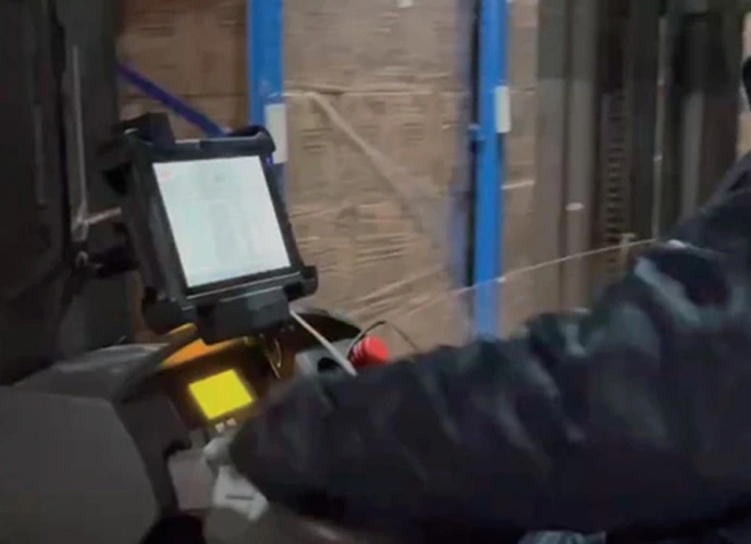 ForkLift Mounted 10.1 Windows 10 Pro Tablet, Long Range Barcode Scanner